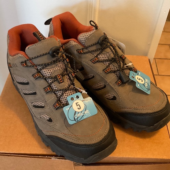 Cherokee boys hikers size 5 - Picture 2 of 3